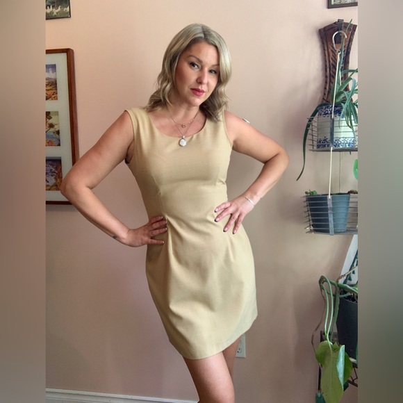 Vintage Tan 2 Piece 'Jessica' Mini Dress & Jacket Set - Picture 6 of 16